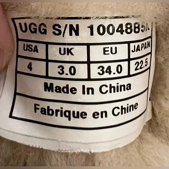 UGG | ladies classic short Sparkles boot. Size: 4 - Picture 9 of 11